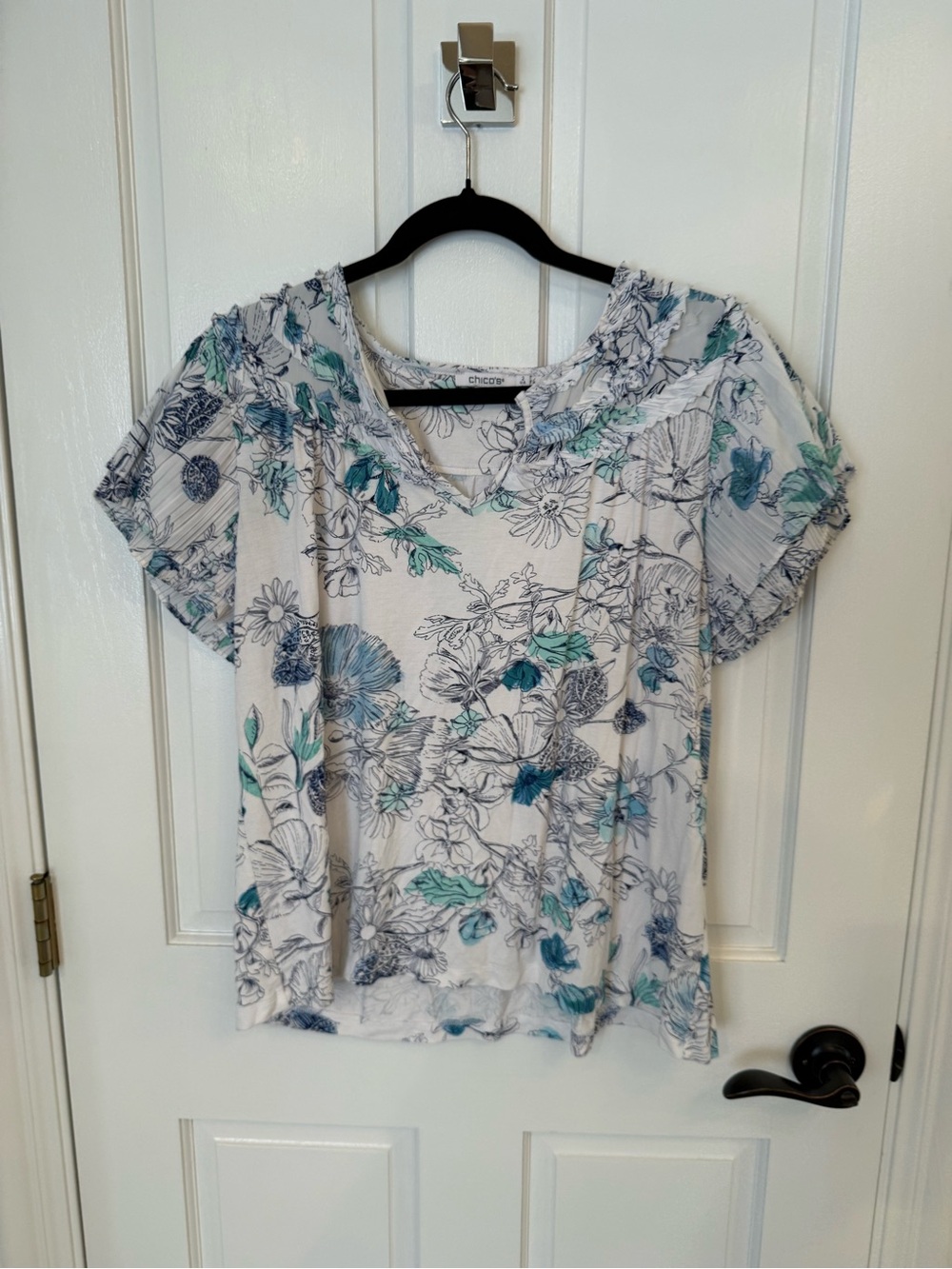Chico's White Floral V-Neck Short Sleeve Top with Teal and Blue Accents